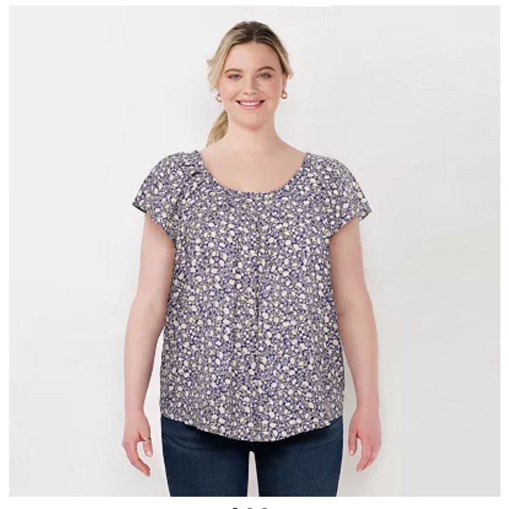 Laren Conrad — floral pleated short sleeve flowy top